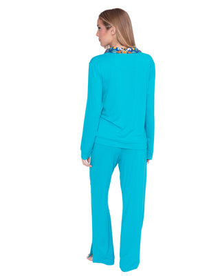 Pajamas with Emerald/Staircase Patterned Neck