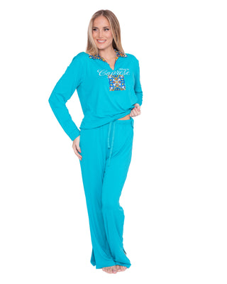 Pajamas with Emerald/Staircase Patterned Neck